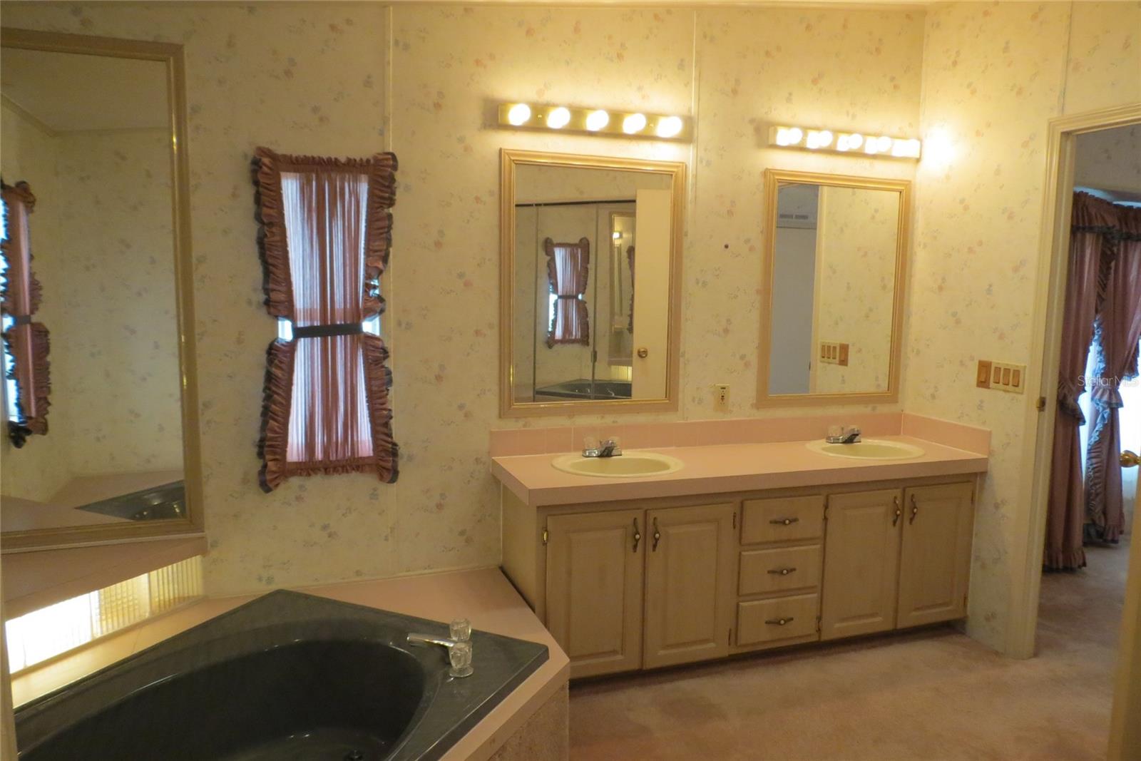 36603 JODI AVE, ZEPHYRHILLS, FL — photo 25