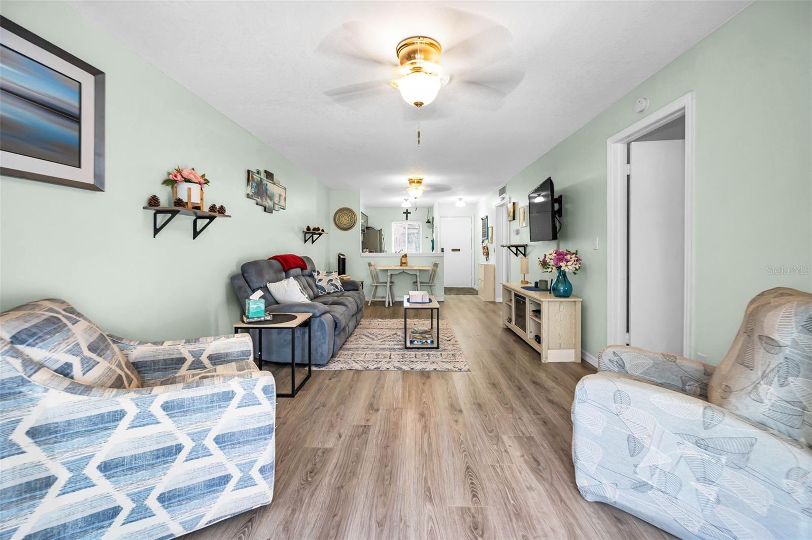 1175 MISSION CIR #1175, CLEARWATER, FL — photo 4