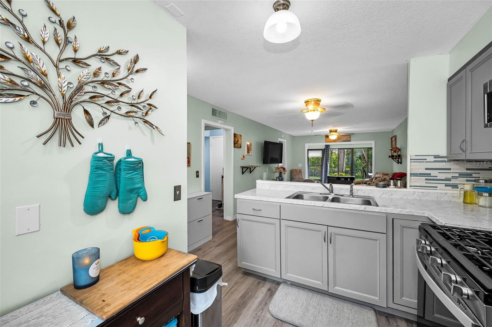 1175 MISSION CIR #1175, CLEARWATER, FL — photo 8
