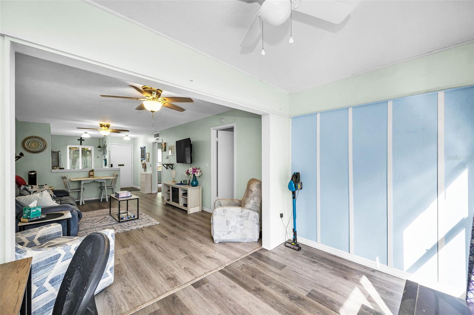 1175 MISSION CIR #1175, CLEARWATER, FL — photo 9