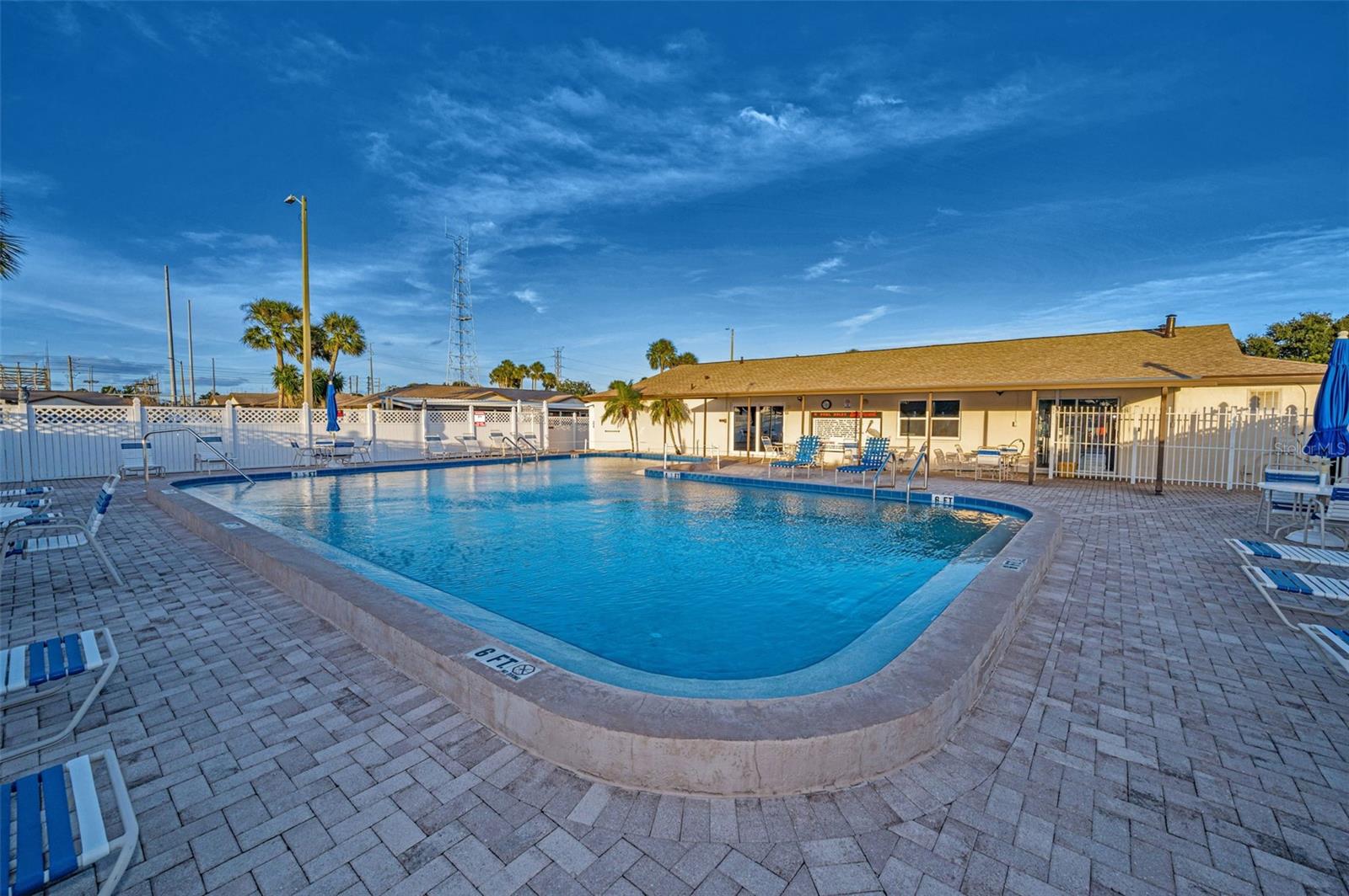 1175 MISSION CIR #1175, CLEARWATER, FL — photo 25