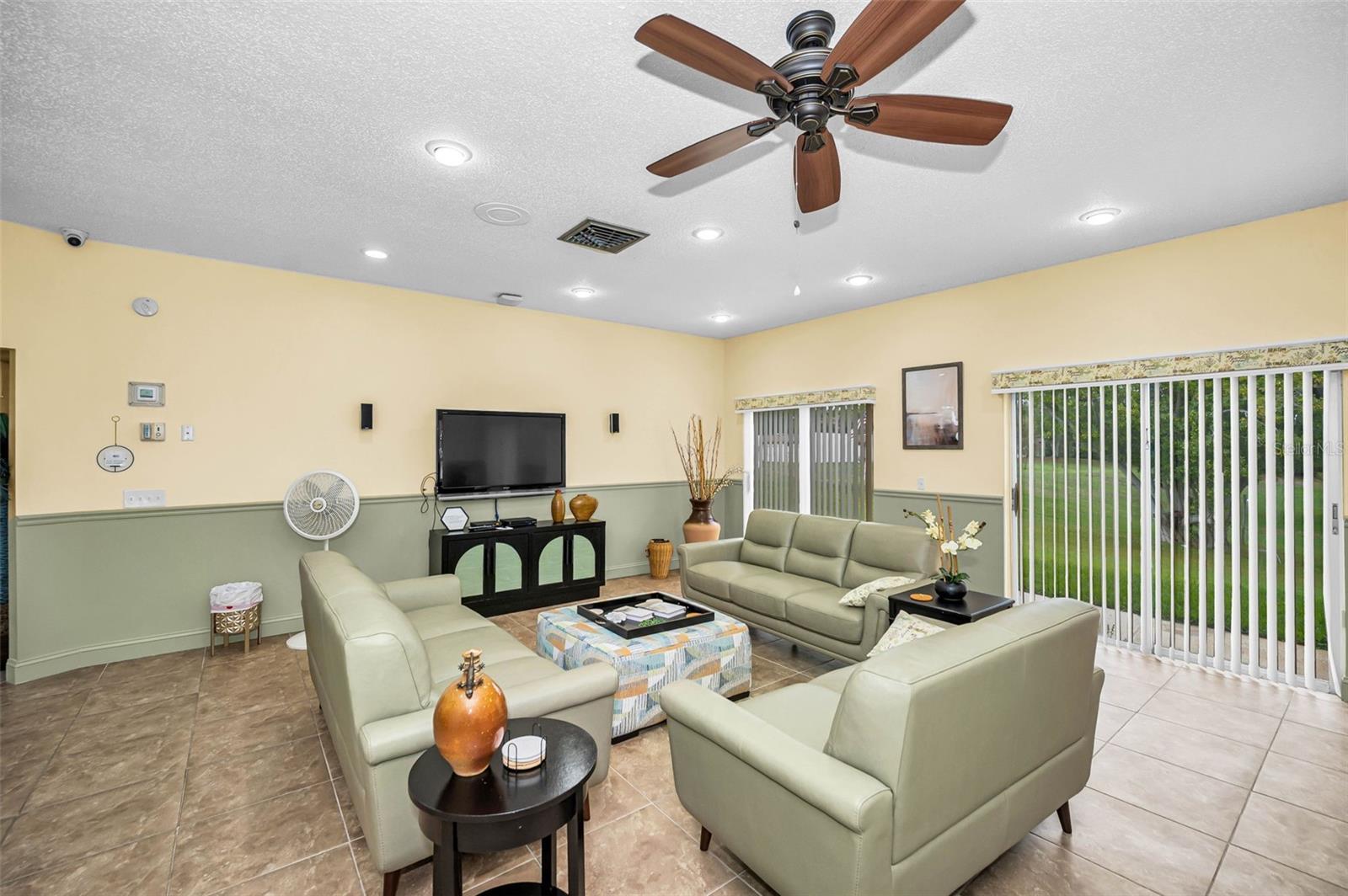 1175 MISSION CIR #1175, CLEARWATER, FL — photo 31