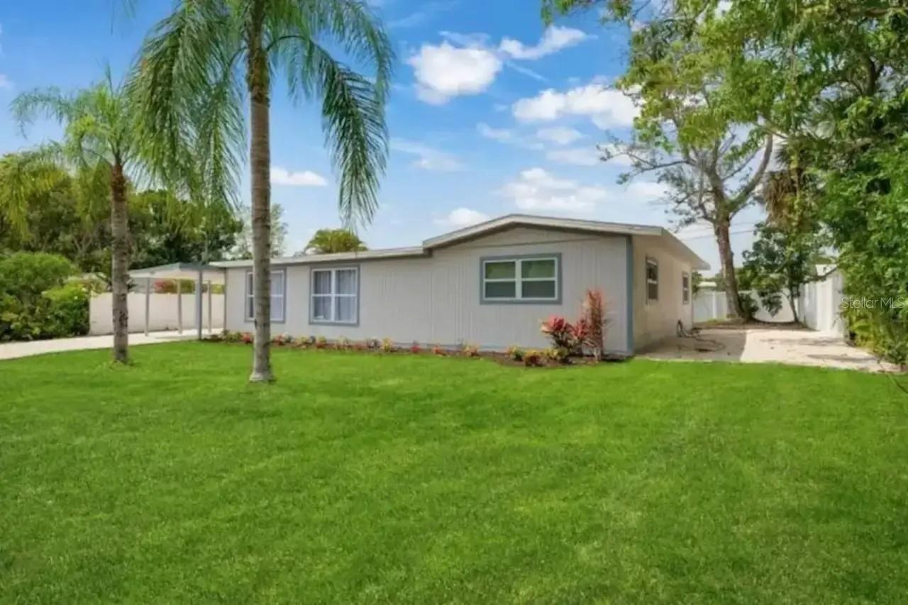 2539 TRINIDAD ST, SARASOTA, FL — photo 2
