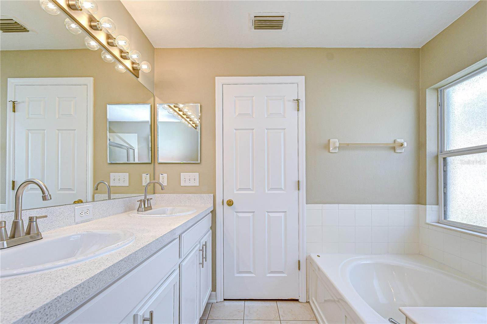 6029 SWEET WILLIAM TER, LAND O LAKES, FL — photo 23