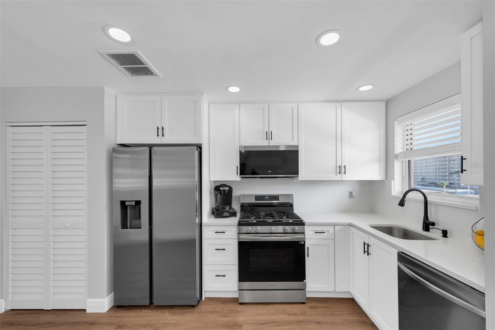 6025 SHORE BLVD S #405, GULFPORT, FL — photo 13