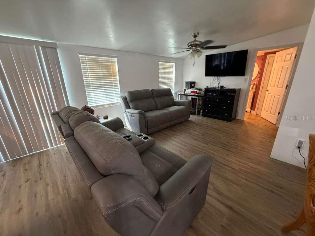 2412 ISLAND OAKS W, LAKELAND, FL — photo 3