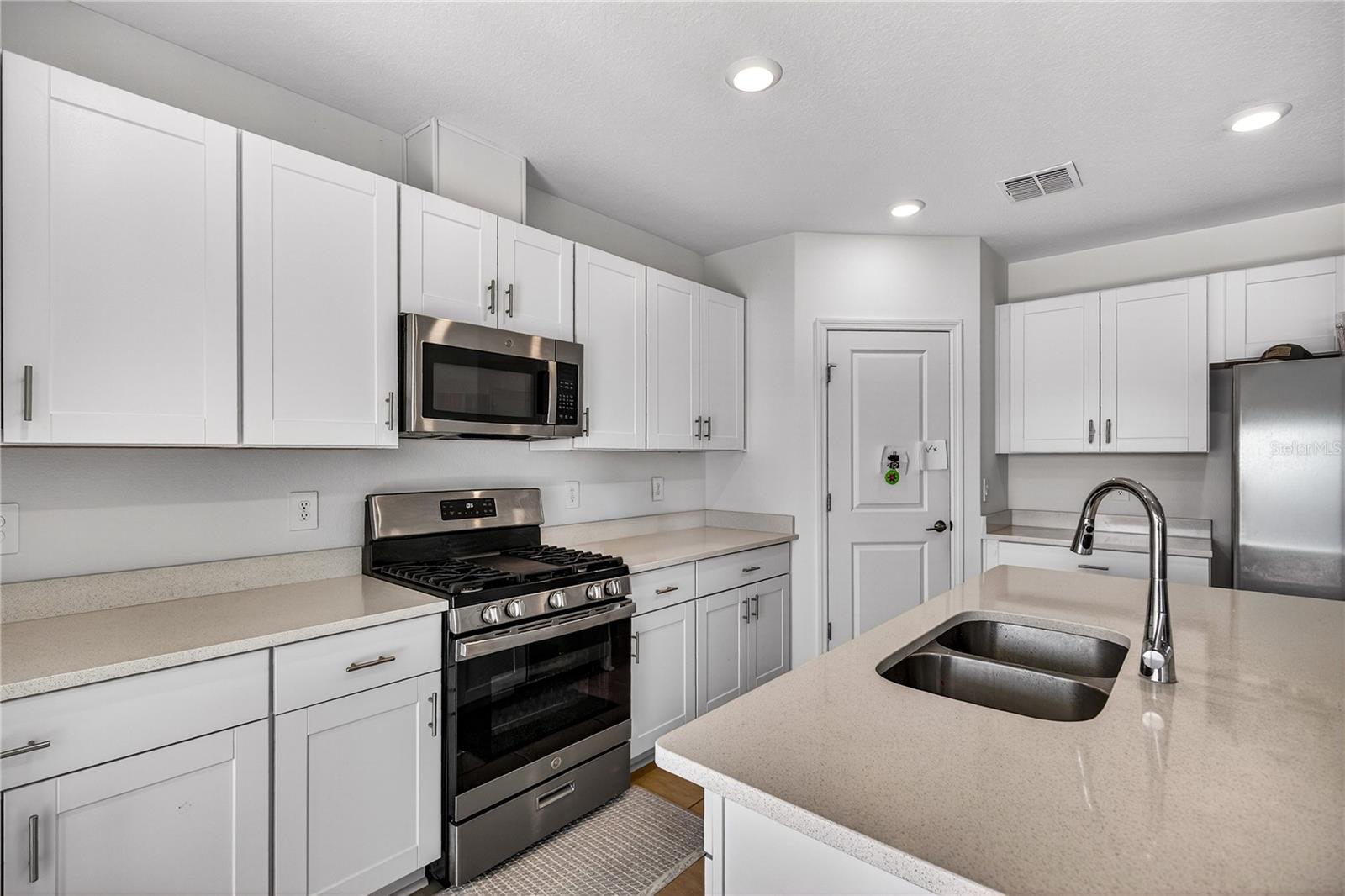 9633 RAMPART RD, LEESBURG, FL — photo 16