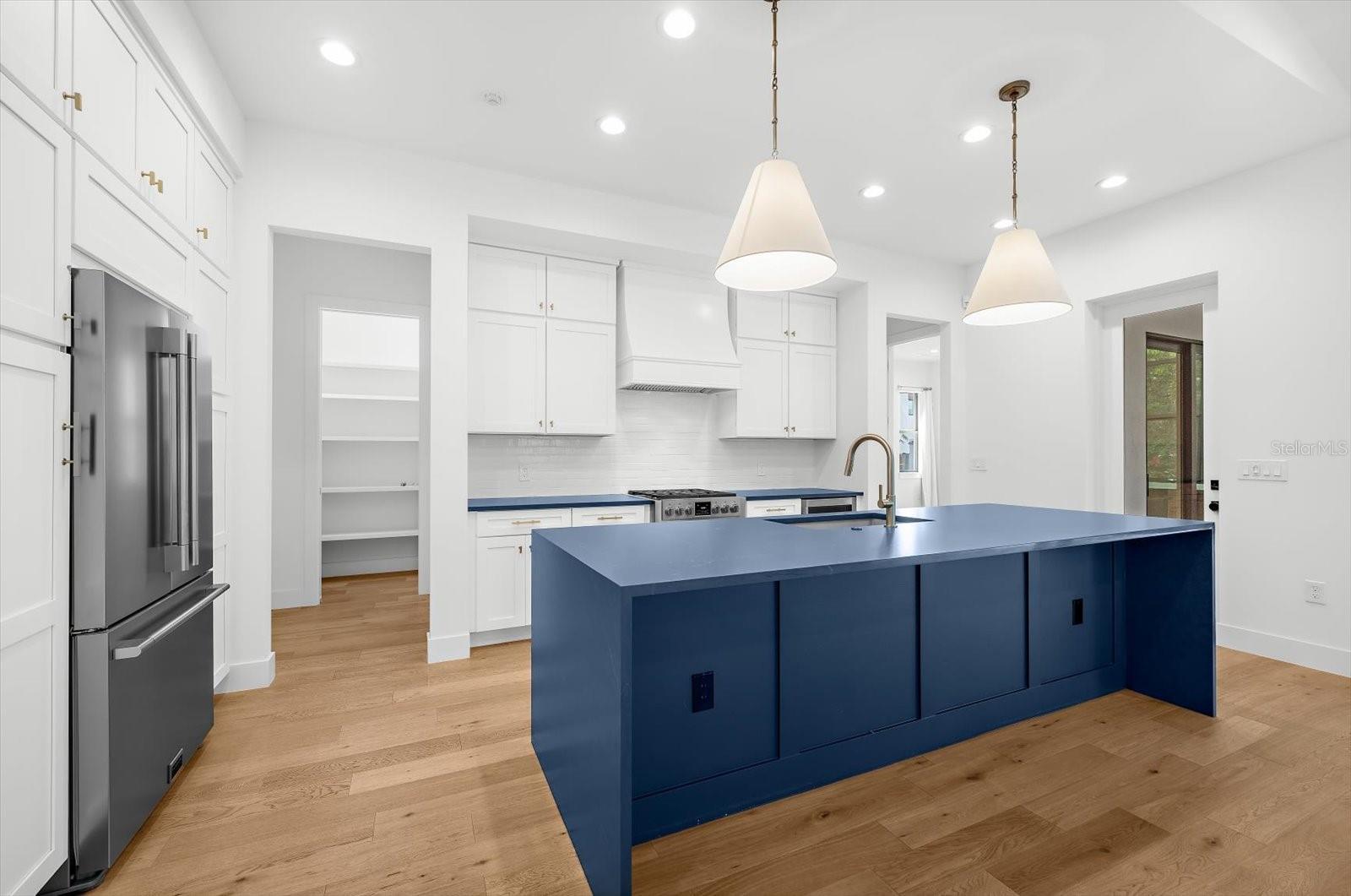 2135 DATURA ST, SARASOTA, FL — photo 8