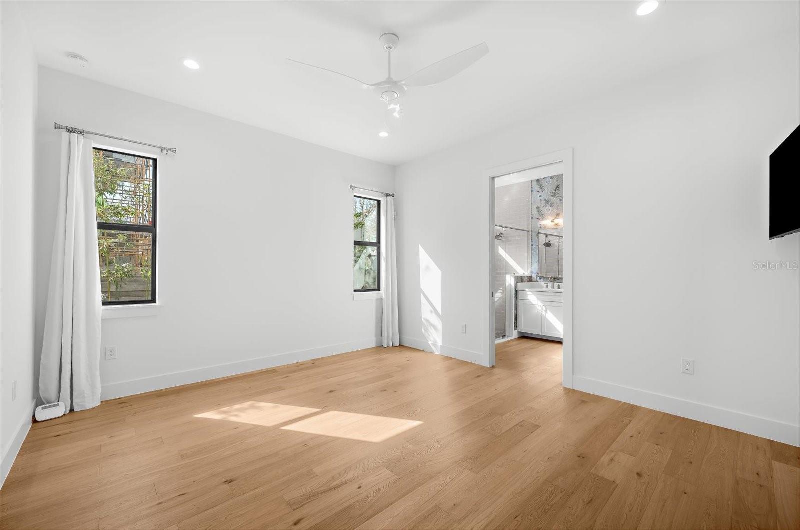 2135 DATURA ST, SARASOTA, FL — photo 35
