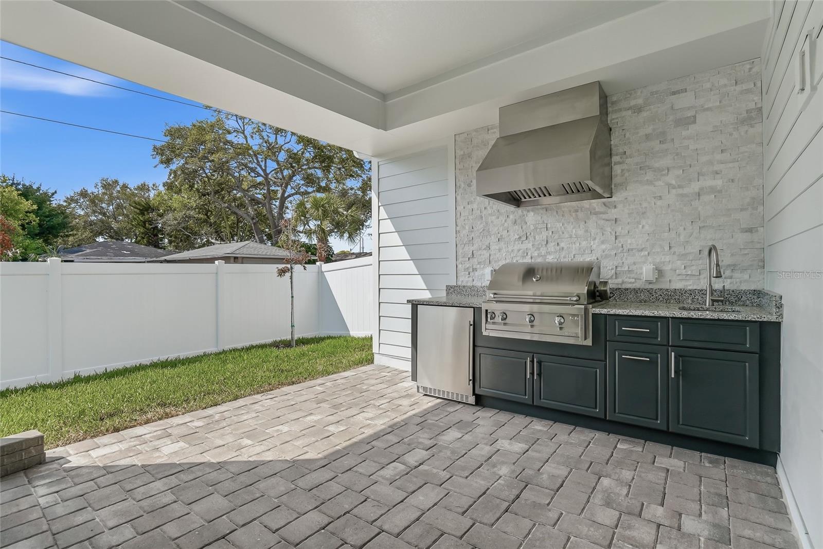 879 53RD AVE N, ST PETERSBURG, FL — photo 25