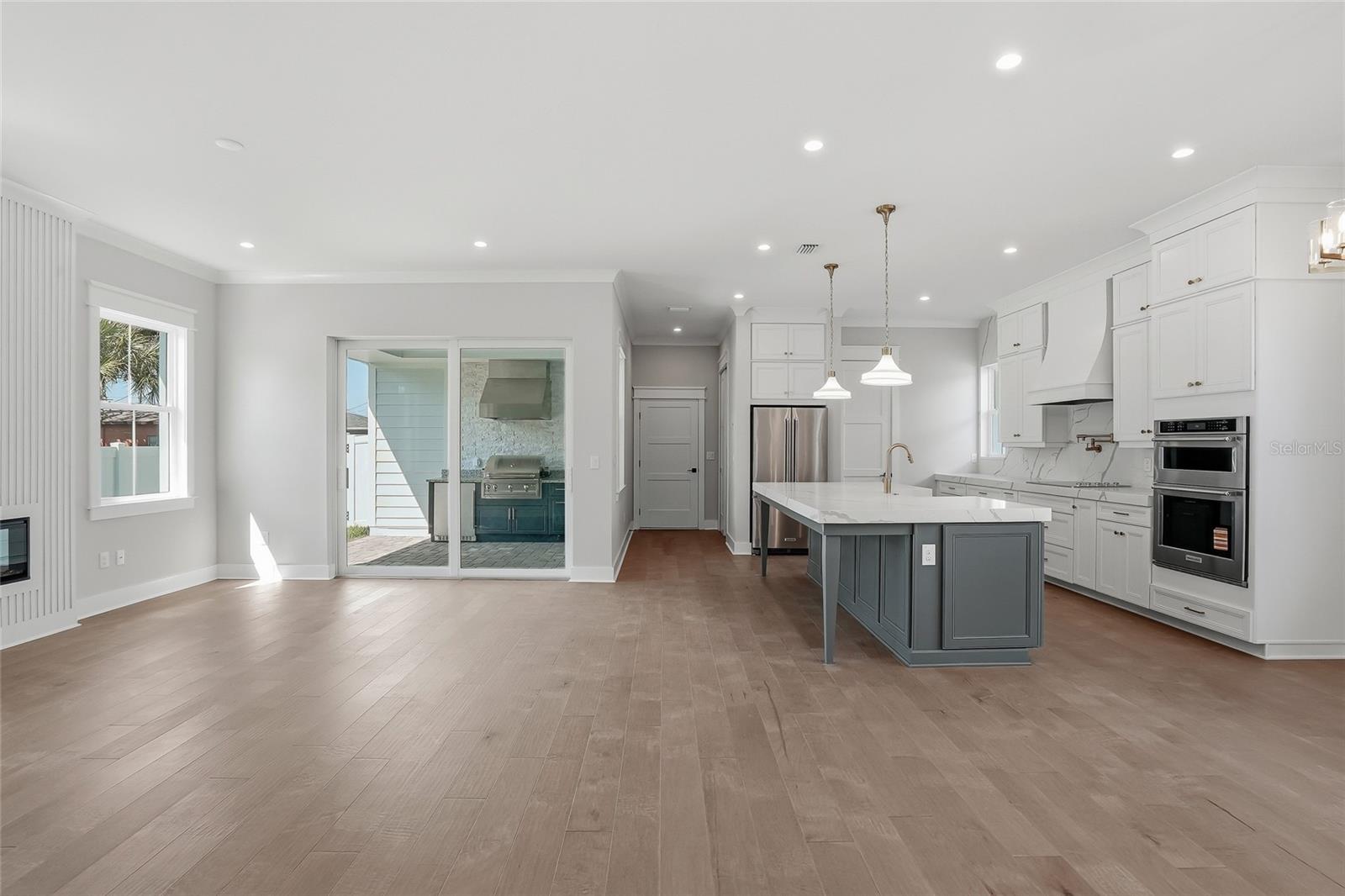 879 53RD AVE N, ST PETERSBURG, FL — photo 7