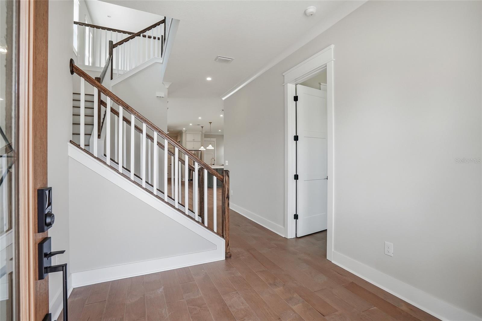 879 53RD AVE N, ST PETERSBURG, FL — photo 8