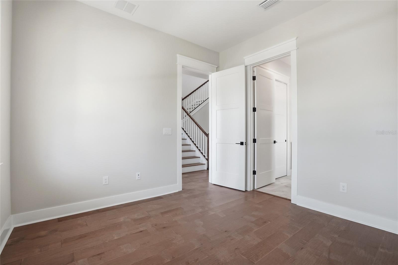 879 53RD AVE N, ST PETERSBURG, FL — photo 10