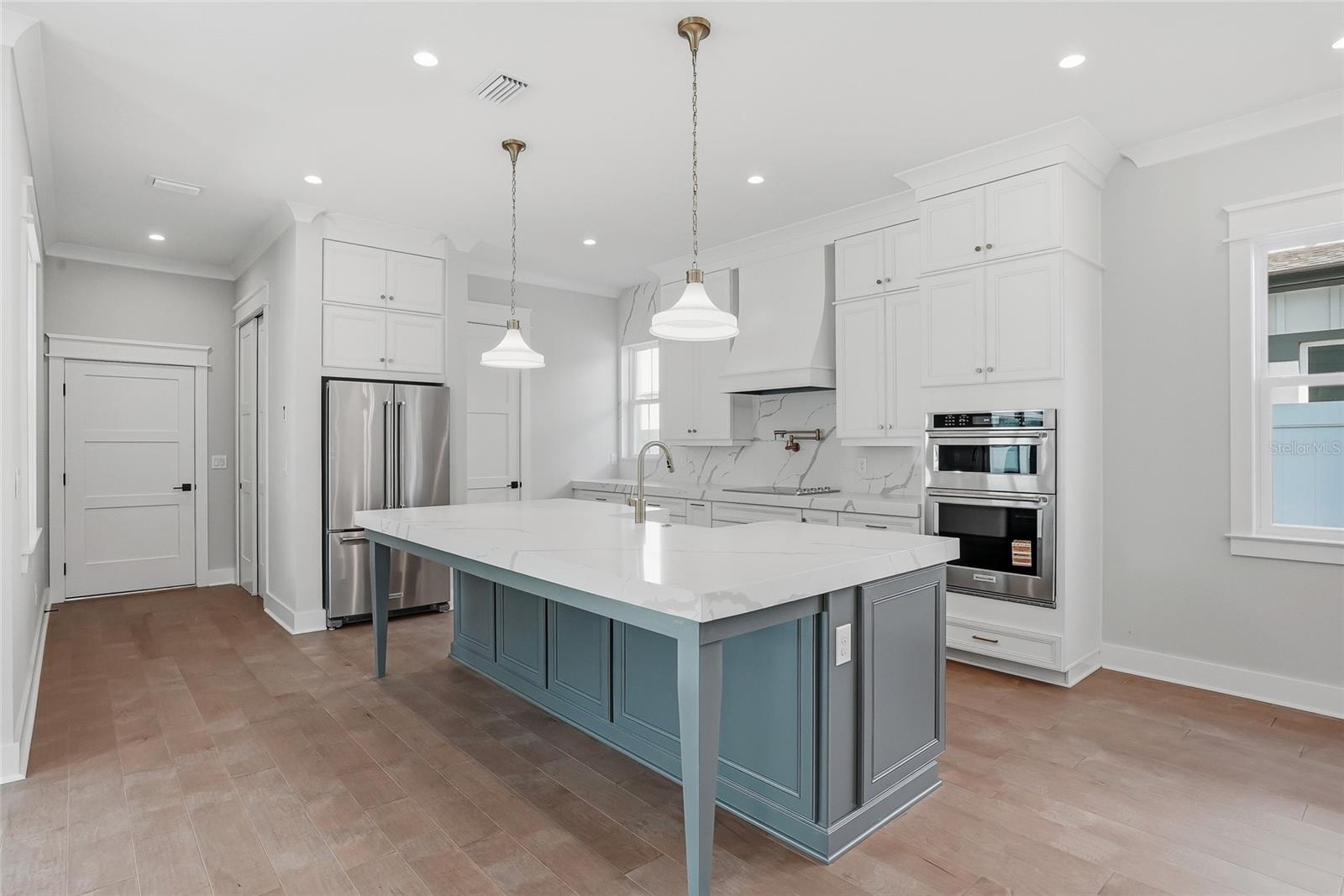 879 53RD AVE N, ST PETERSBURG, FL — photo 15