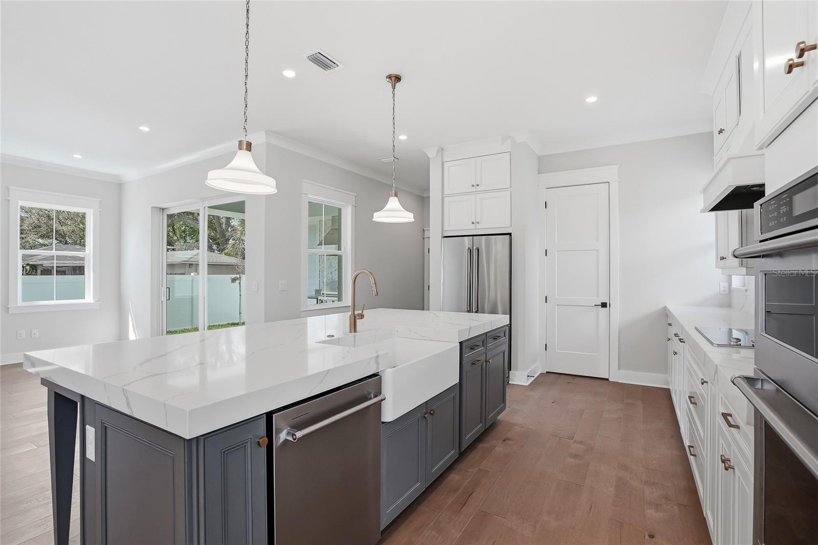 879 53RD AVE N, ST PETERSBURG, FL — photo 20