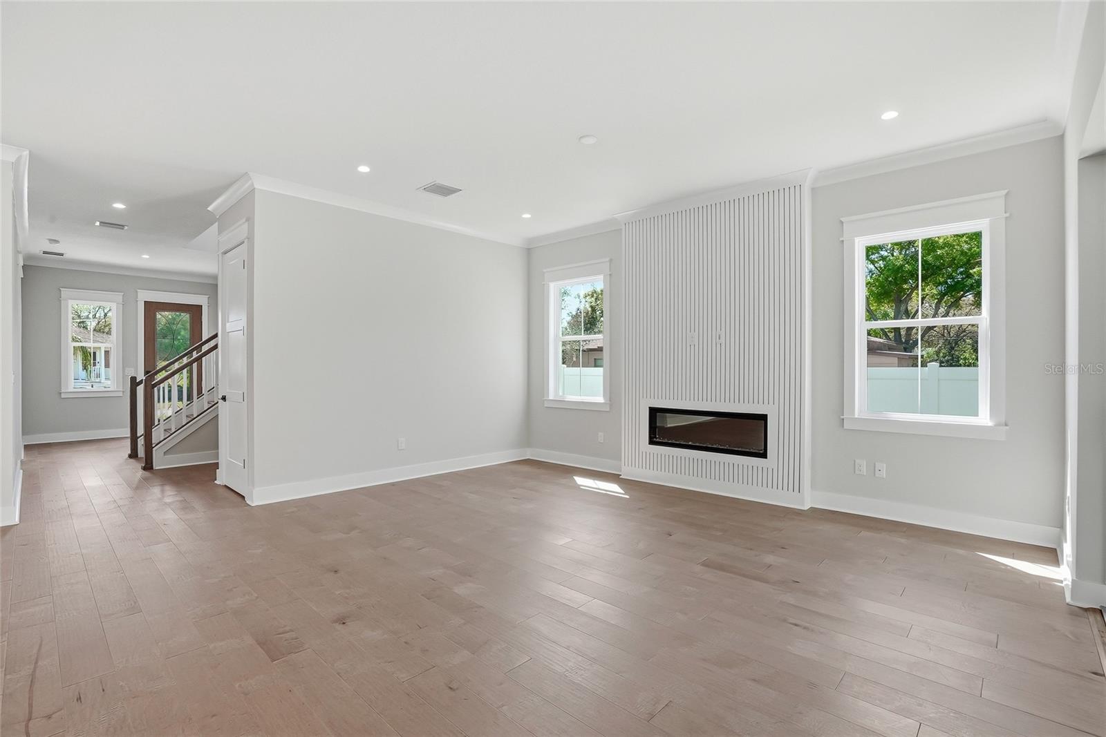 879 53RD AVE N, ST PETERSBURG, FL — photo 23