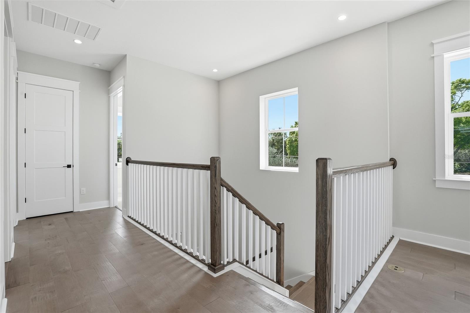 879 53RD AVE N, ST PETERSBURG, FL — photo 30