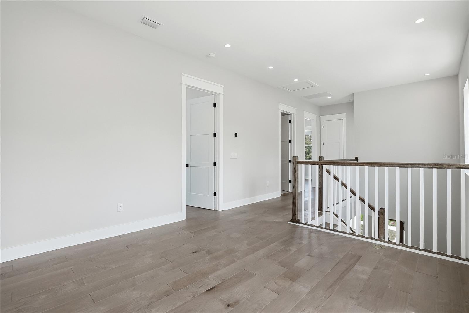 879 53RD AVE N, ST PETERSBURG, FL — photo 32