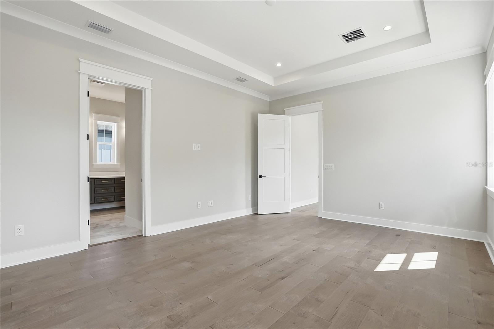 879 53RD AVE N, ST PETERSBURG, FL — photo 35