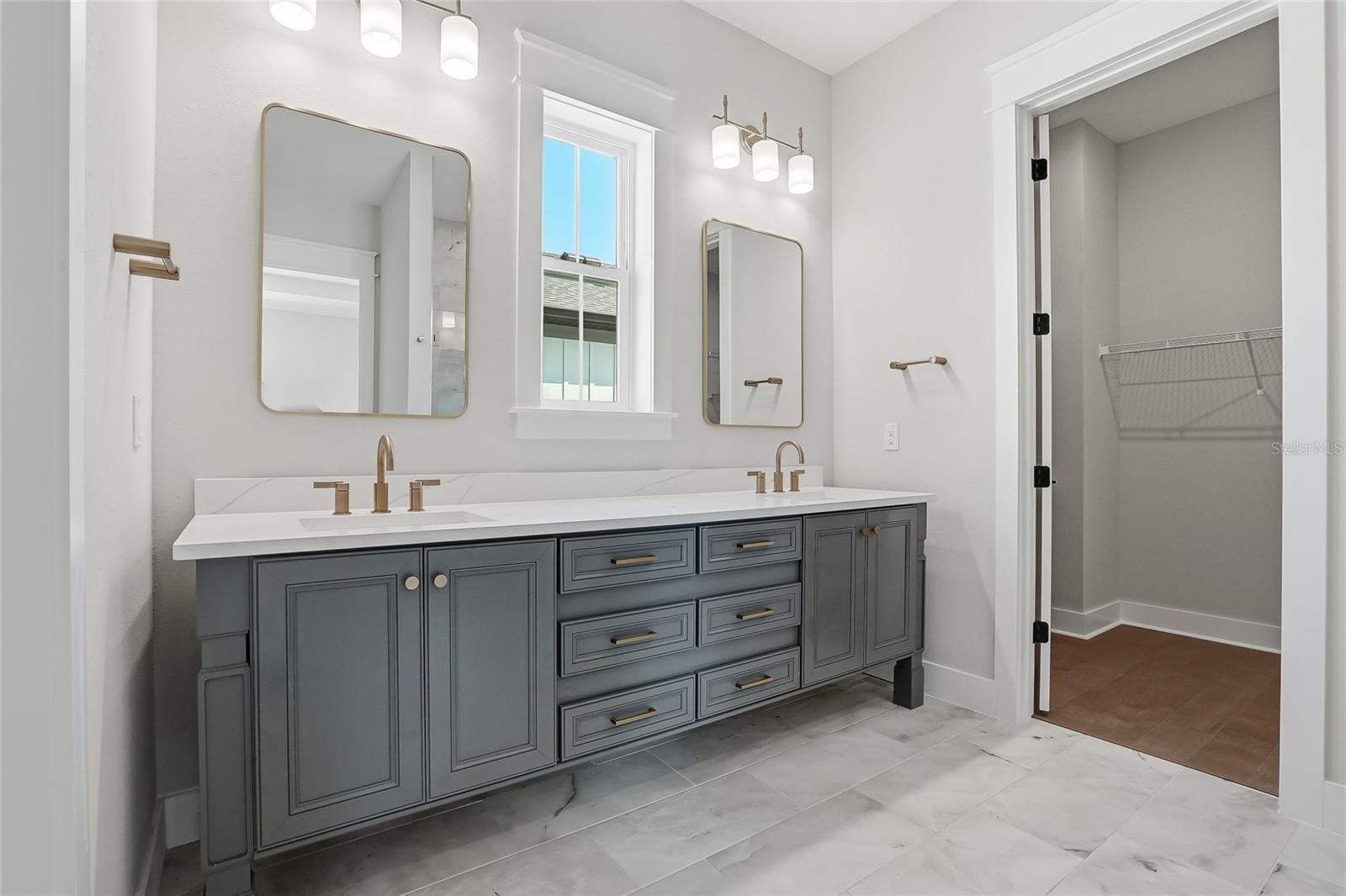 879 53RD AVE N, ST PETERSBURG, FL — photo 37