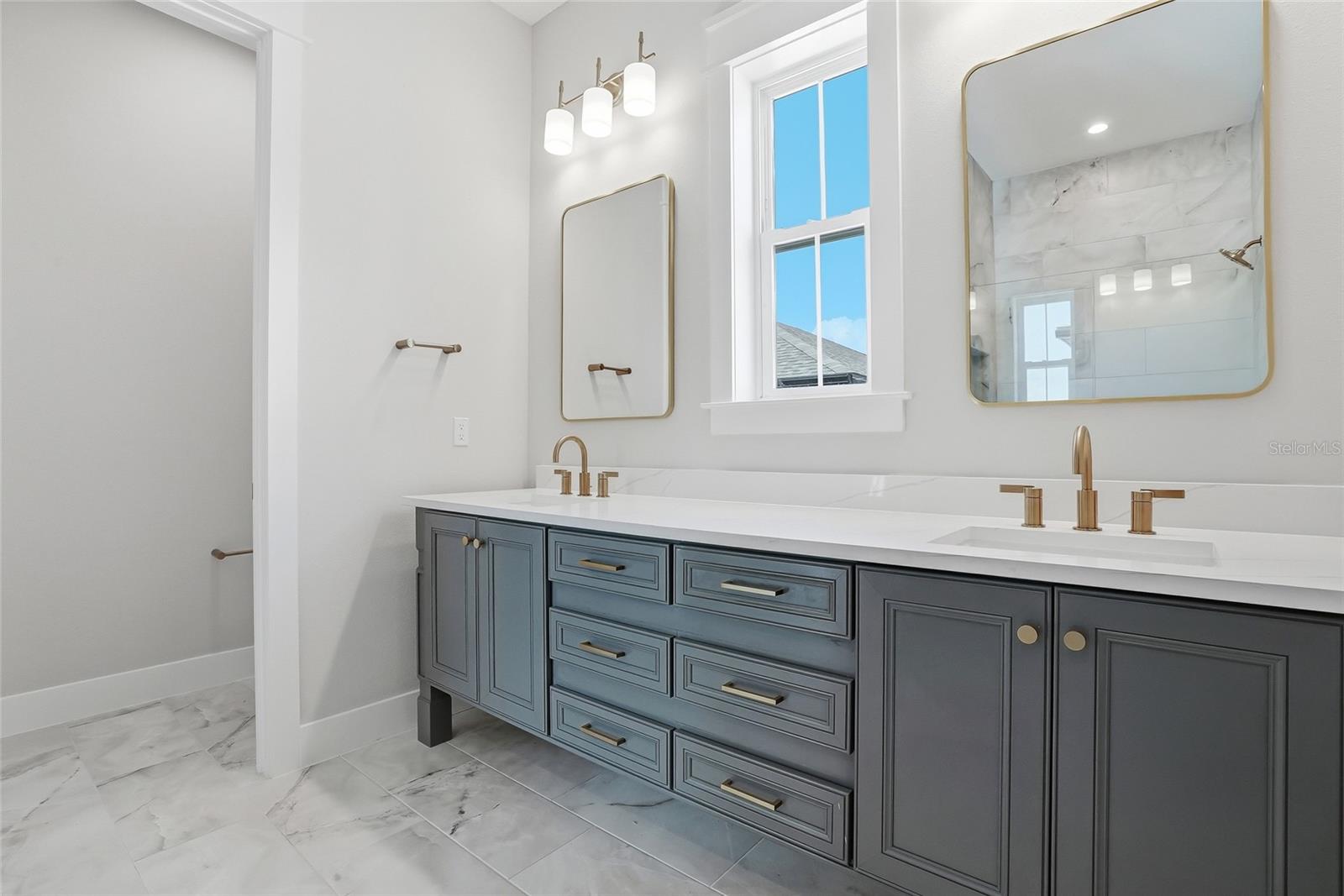 879 53RD AVE N, ST PETERSBURG, FL — photo 38