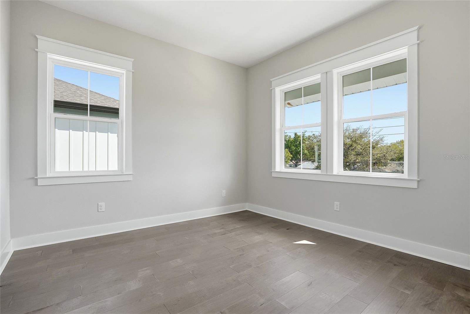 879 53RD AVE N, ST PETERSBURG, FL — photo 46