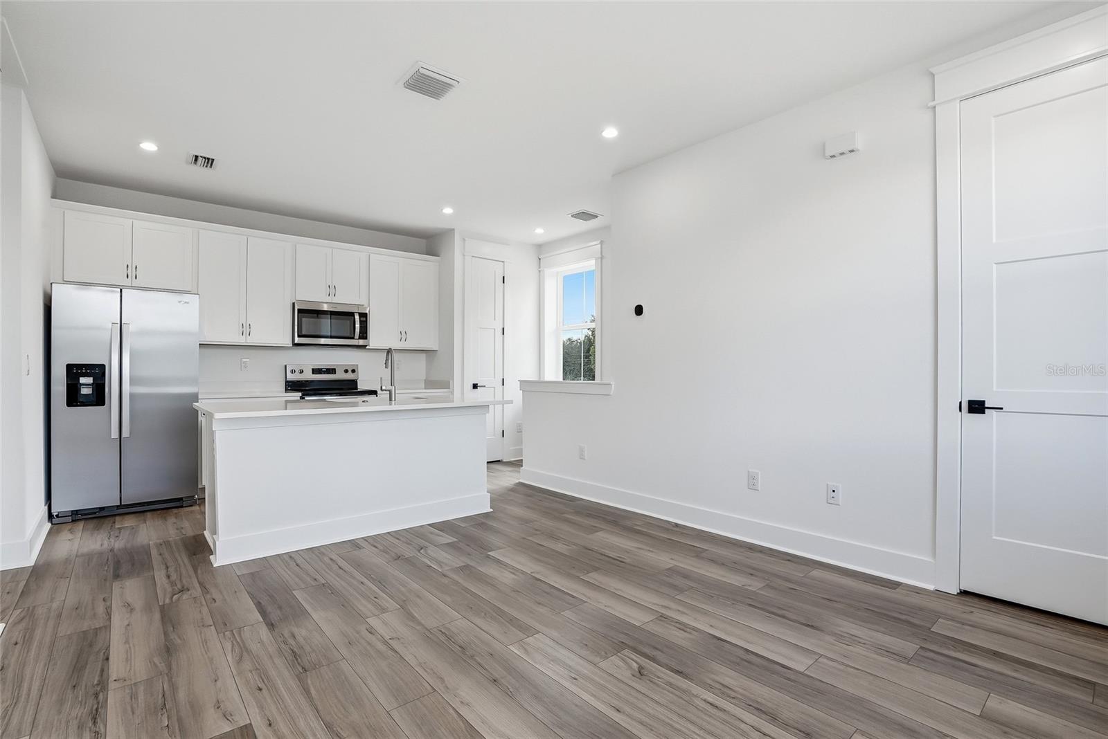 879 53RD AVE N, ST PETERSBURG, FL — photo 64