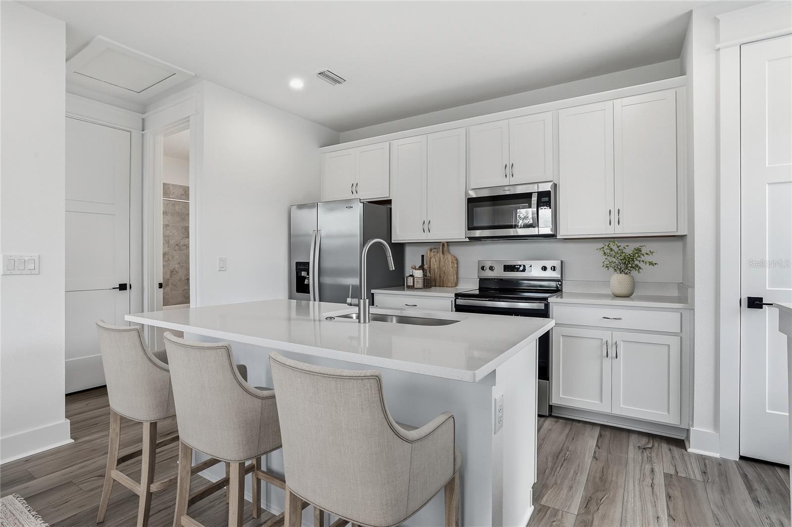 879 53RD AVE N, ST PETERSBURG, FL — photo 59