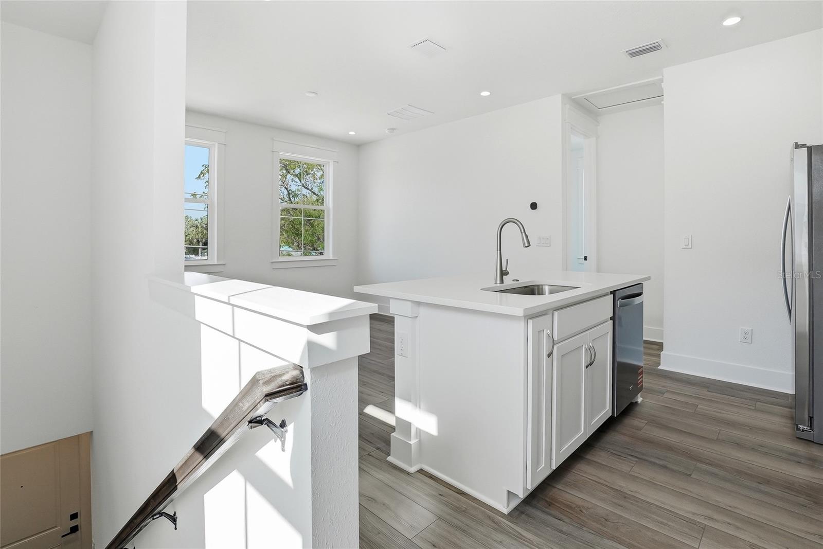 865 53RD AVE N, ST PETERSBURG, FL — photo 55