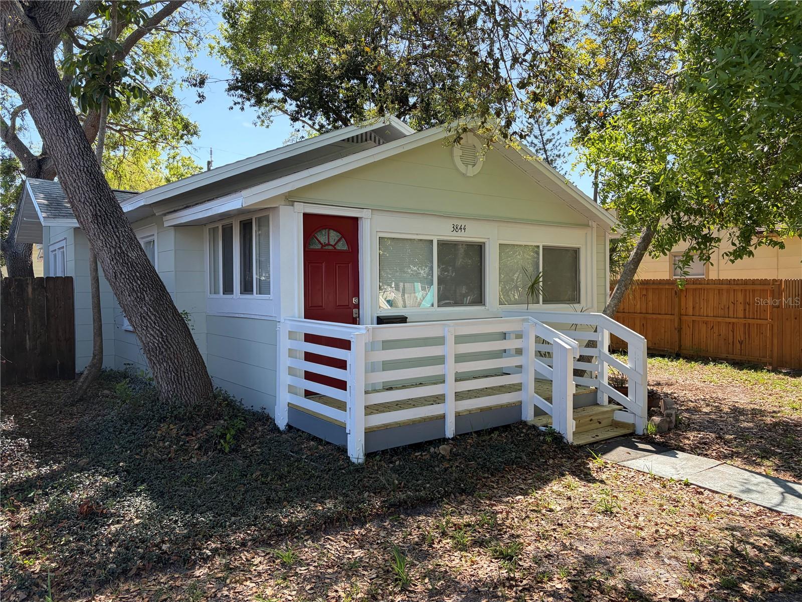 3844 BURLINGTON AVE N, ST PETERSBURG, FL — photo 2