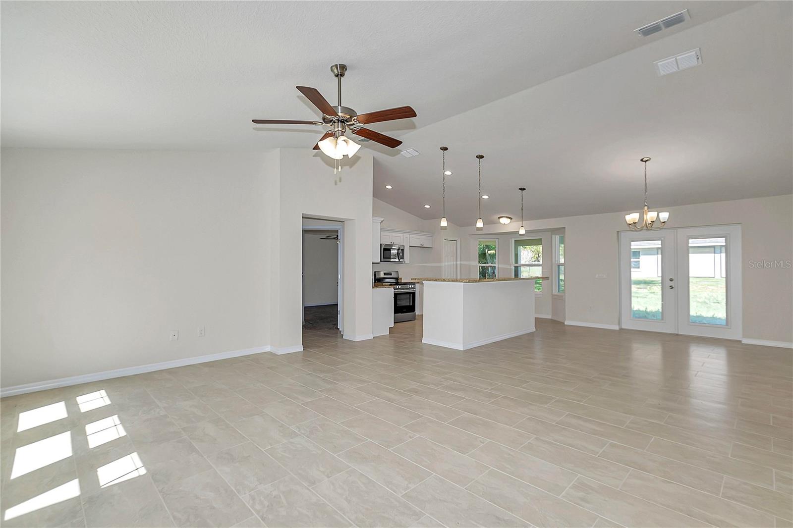 8677 SE 157TH PL, SUMMERFIELD, FL — photo 8