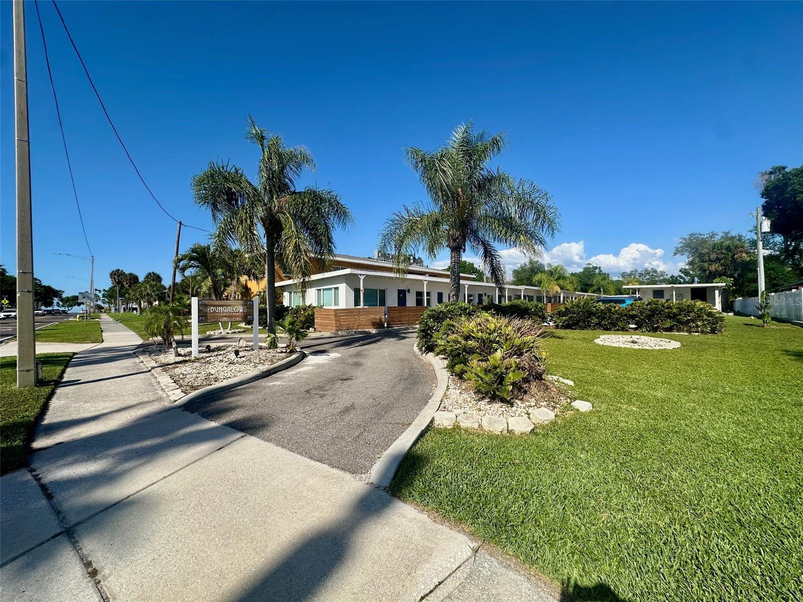 2035 EDGEWATER DR #10, CLEARWATER, FL — photo 2