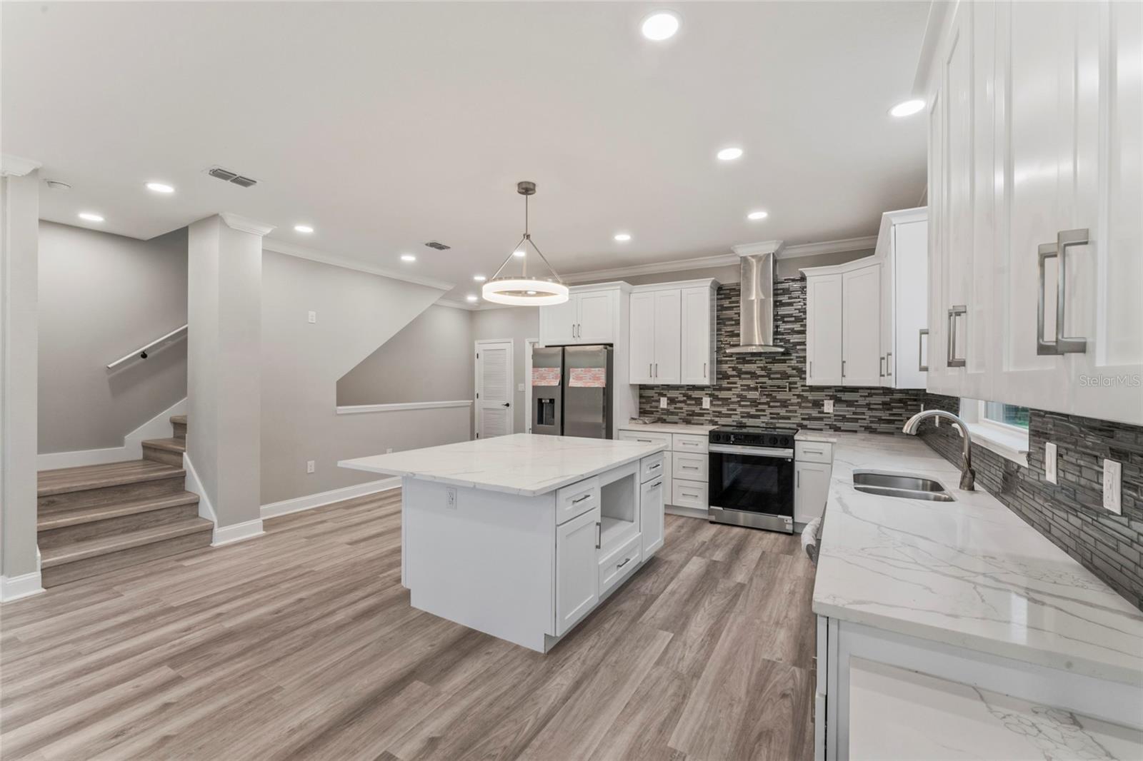 809 W LINEBAUGH AVE #1B, TAMPA, FL — photo 14