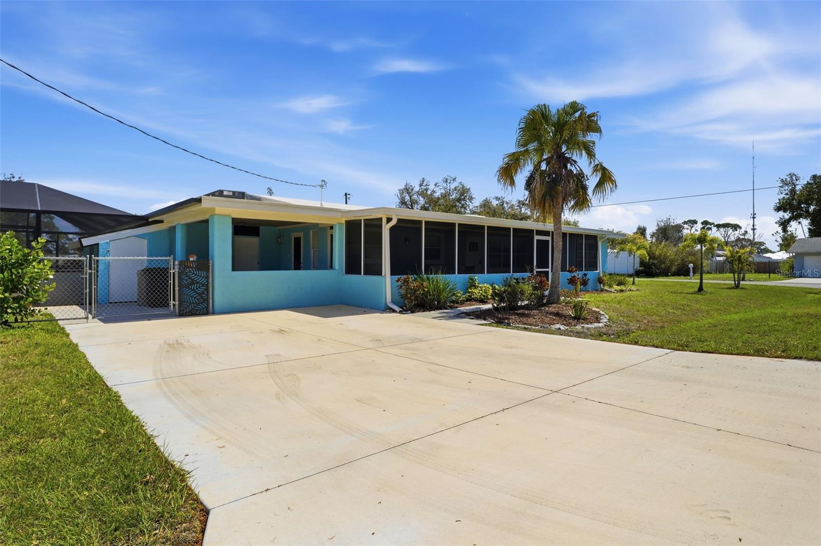 2400 PINE CT, NOKOMIS, FL