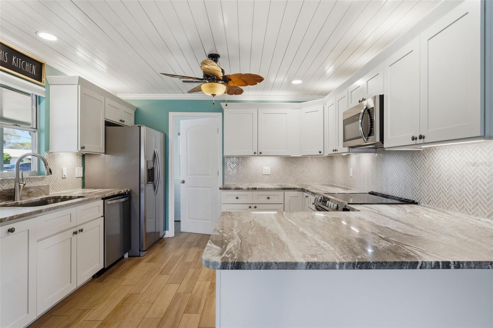 2400 PINE CT, NOKOMIS, FL — photo 13