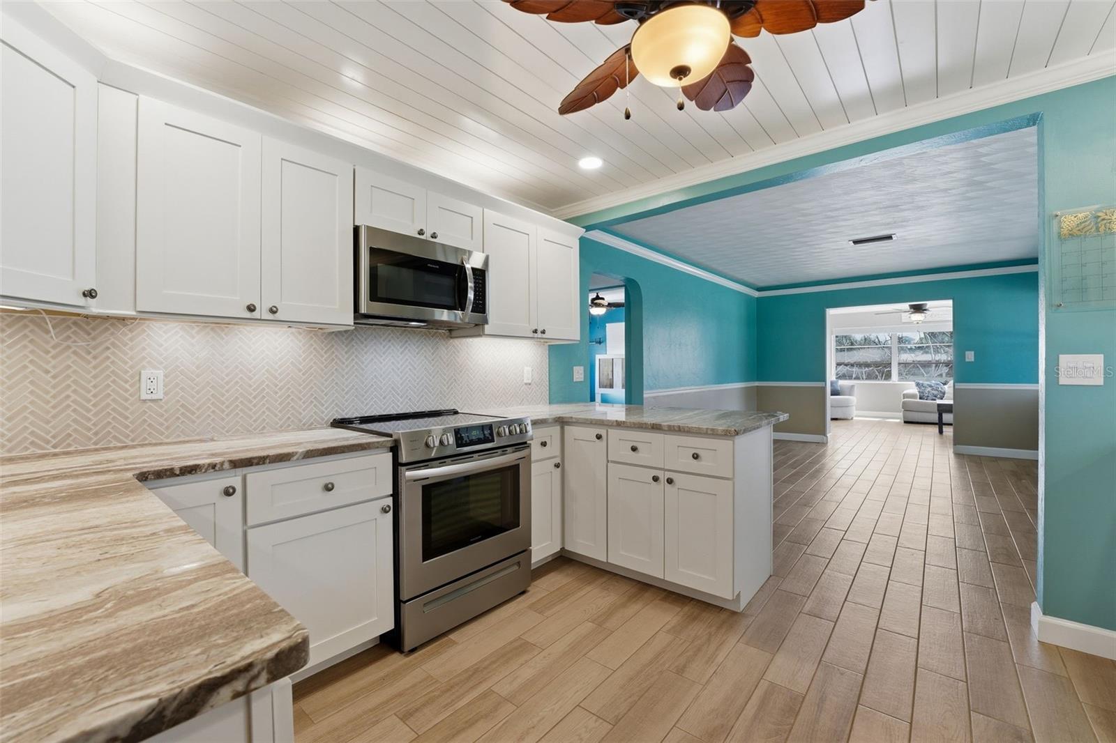 2400 PINE CT, NOKOMIS, FL — photo 15