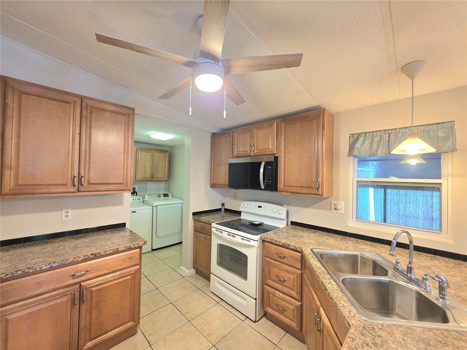 37408 MARTA AVE, ZEPHYRHILLS, FL — photo 18