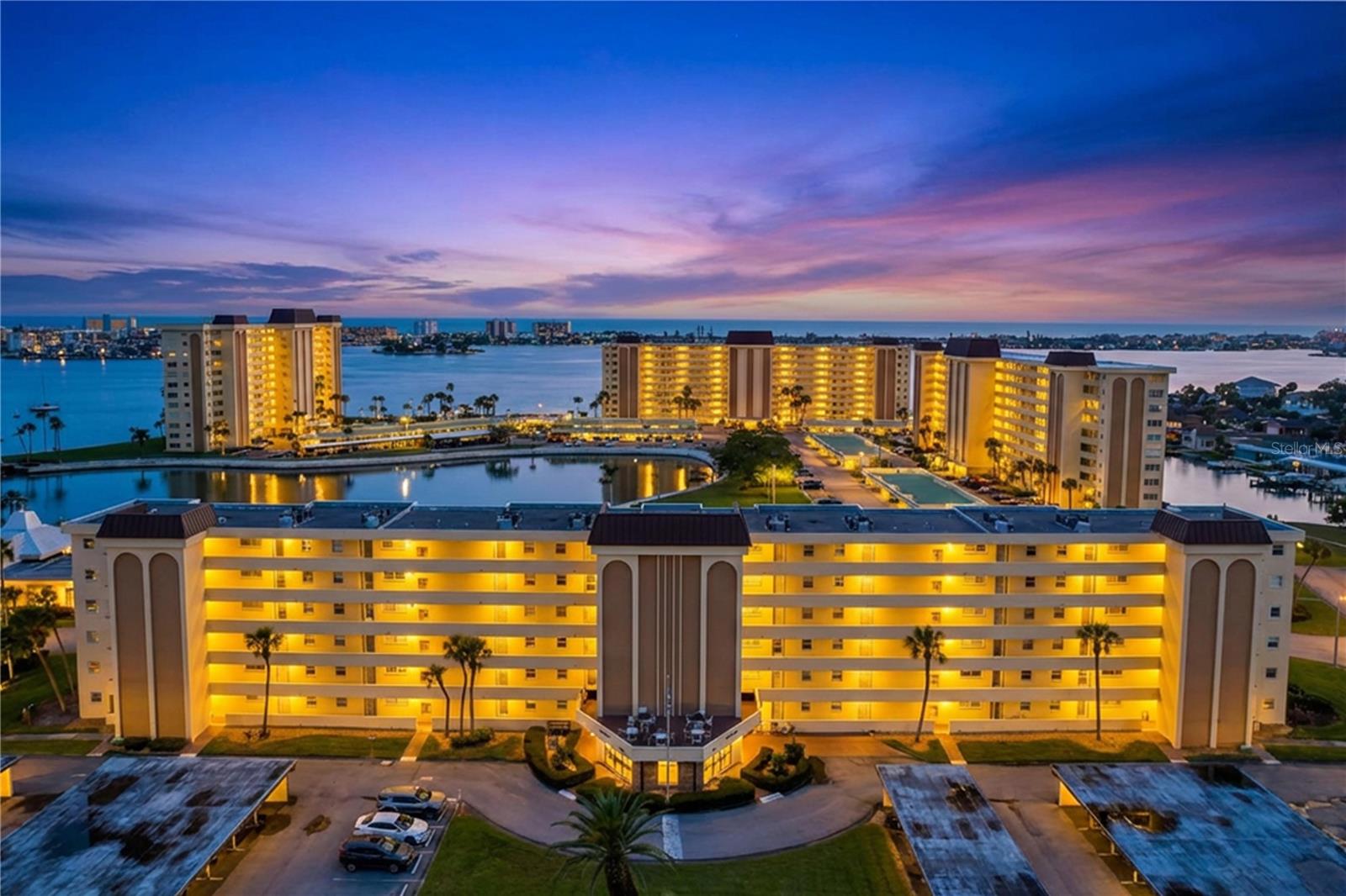 4650 COVE CIR #209, ST PETERSBURG, FL