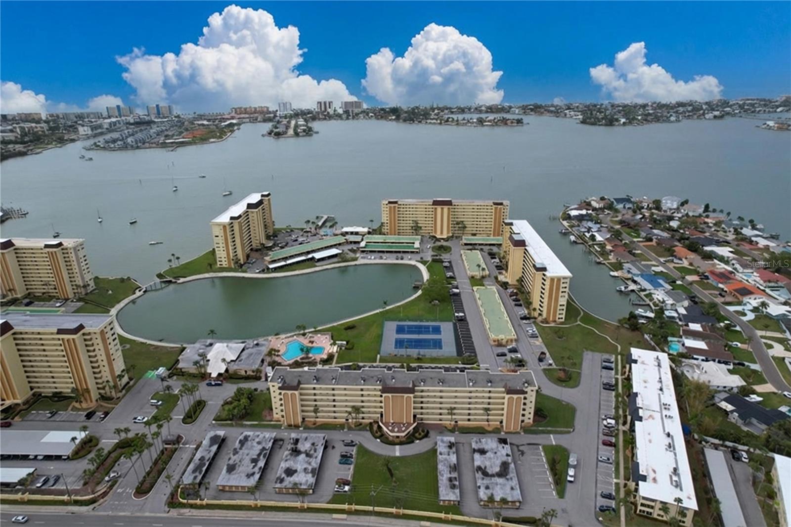 4650 COVE CIR #209, ST PETERSBURG, FL — photo 29