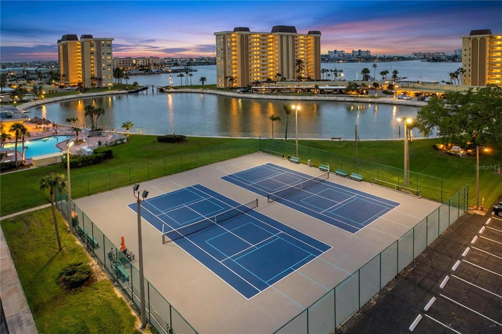 4650 COVE CIR #209, ST PETERSBURG, FL — photo 40