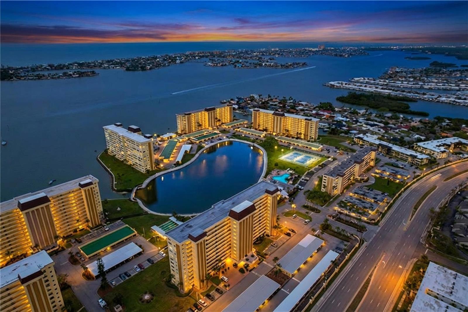 4650 COVE CIR #209, ST PETERSBURG, FL — photo 46