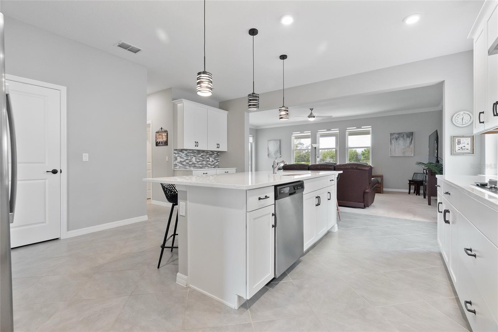 693 BIG PINE AVE, MINNEOLA, FL — photo 13