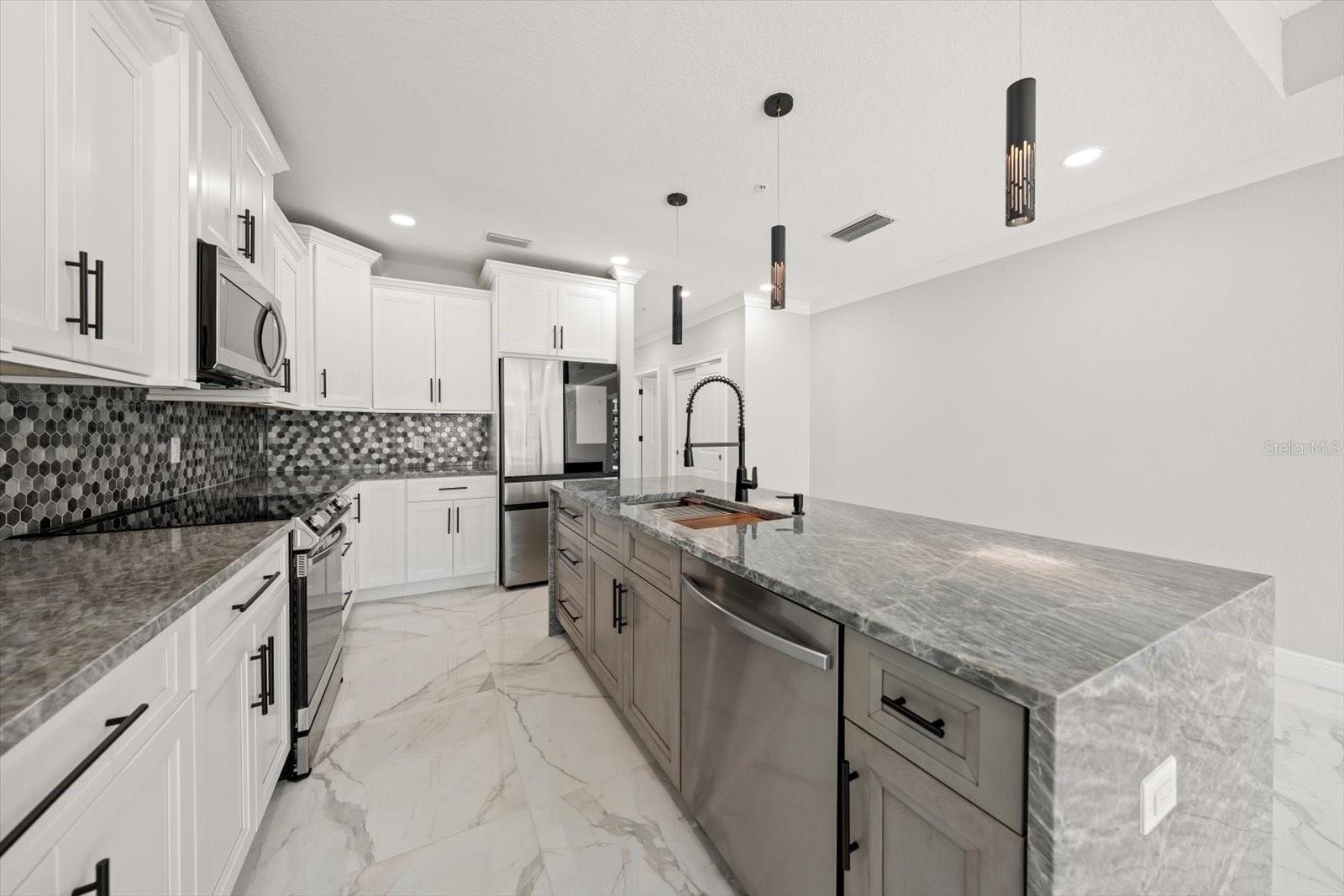 211 DOLPHIN PT #201, CLEARWATER, FL — photo 5