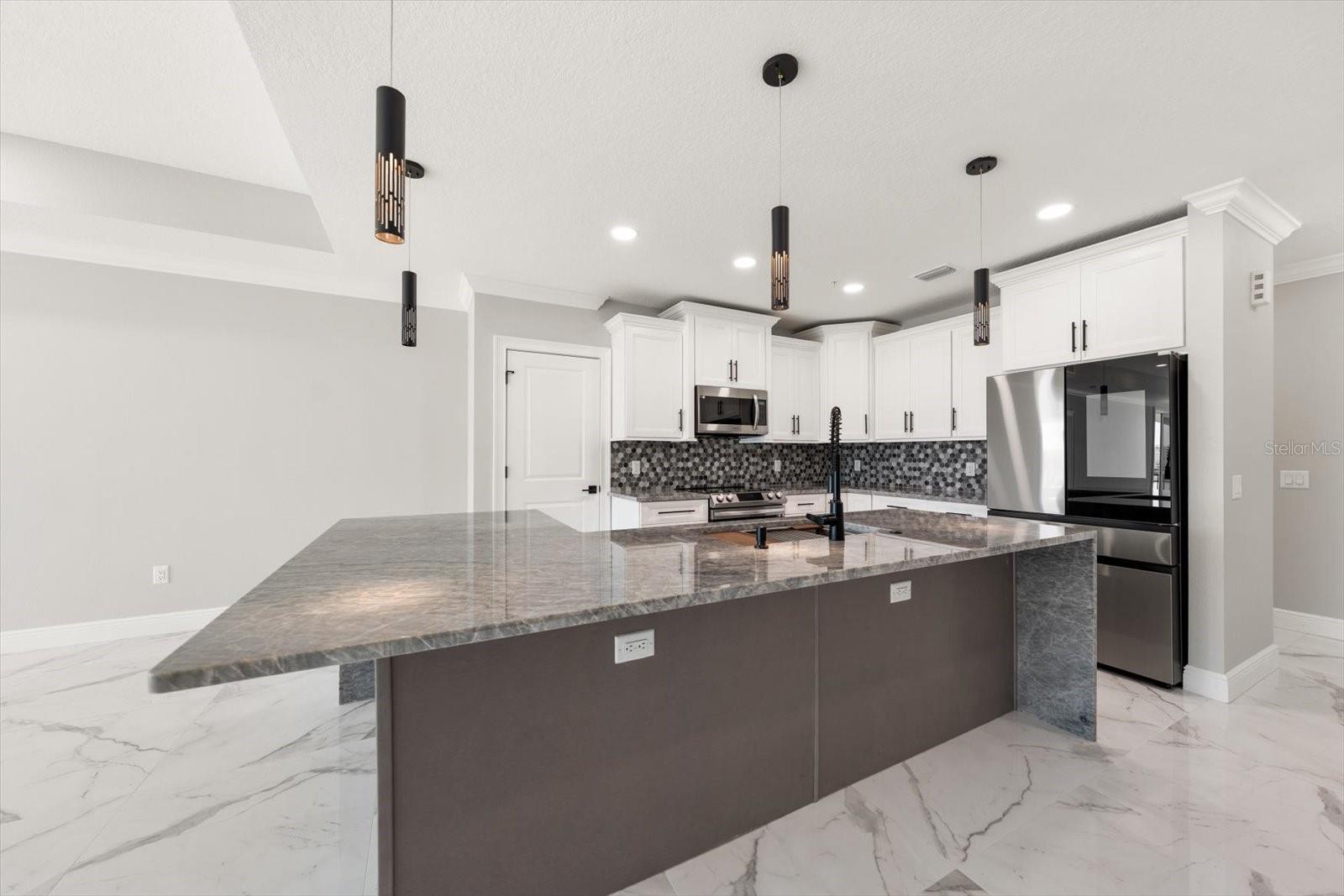 211 DOLPHIN PT #303, CLEARWATER, FL — photo 24