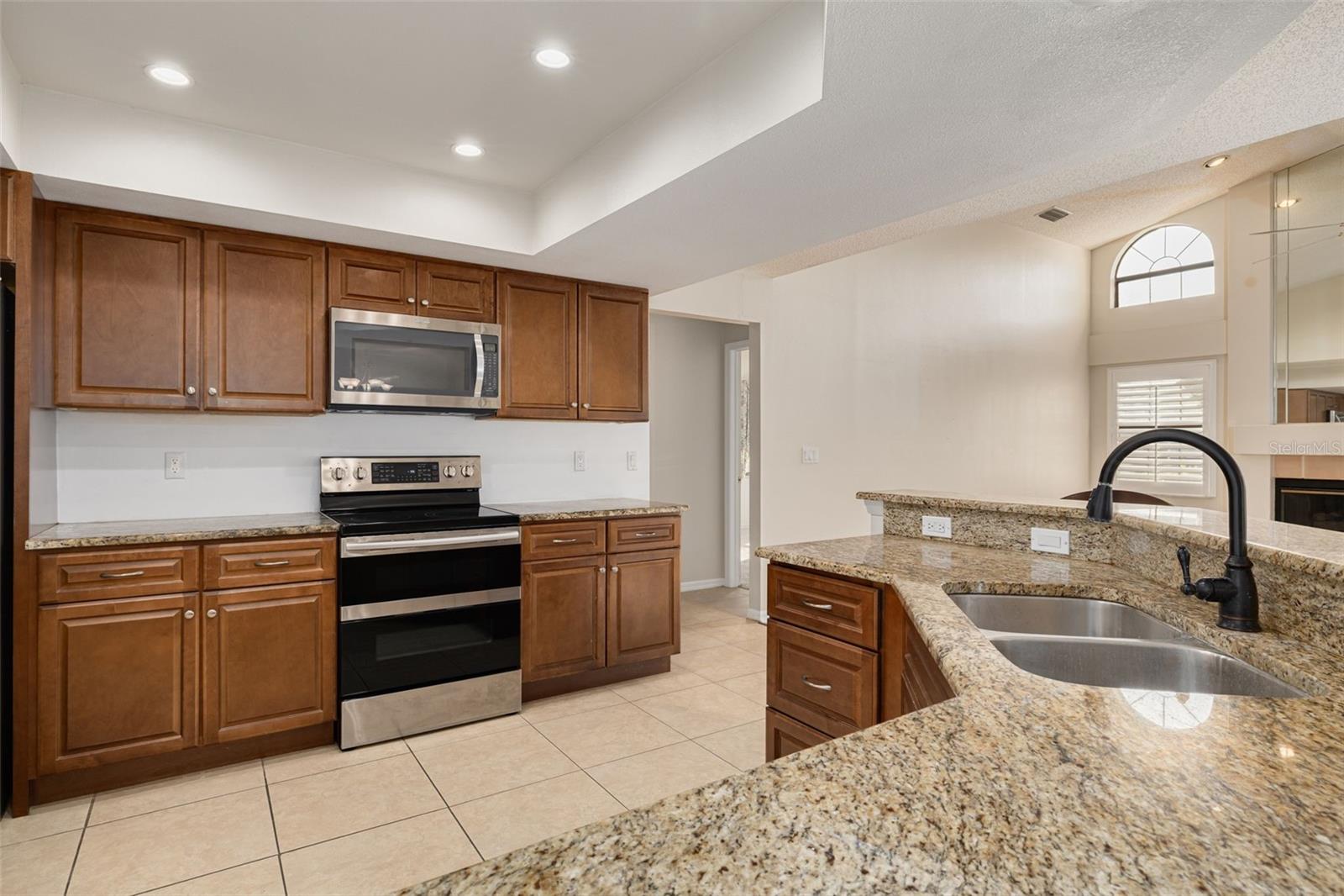 470 HICKORYNUT AVE, OLDSMAR, FL — photo 10