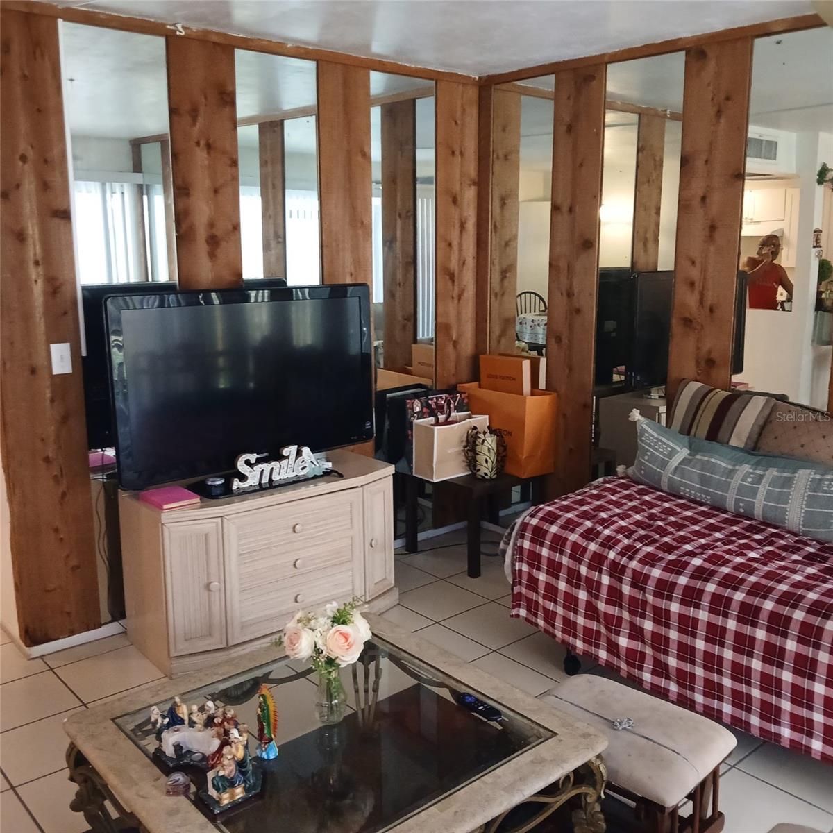 8609 N CHAMPLAIN CT #77, TAMPA, FL — photo 2