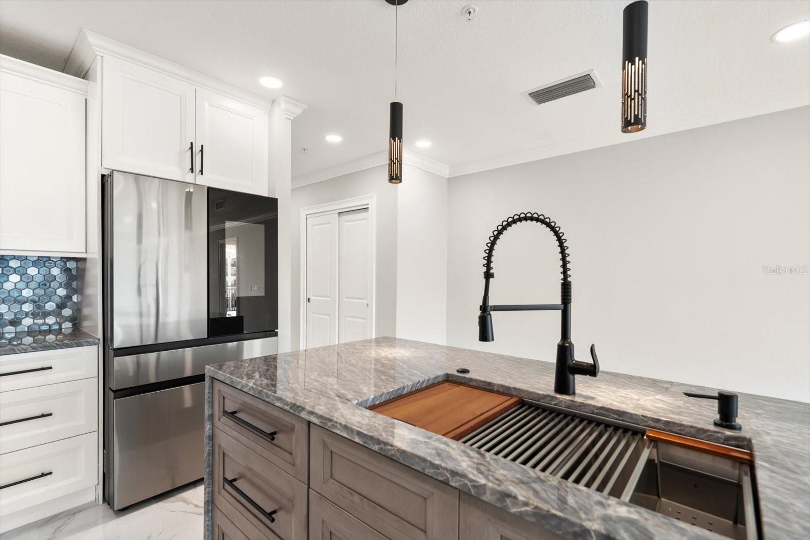 211 DOLPHIN PT #401, CLEARWATER BEACH, FL — photo 25
