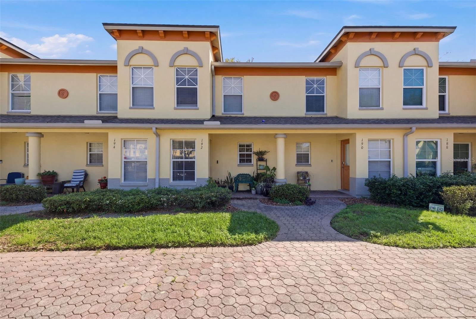 192 COQUINA BAY DR, ST PETERSBURG, FL