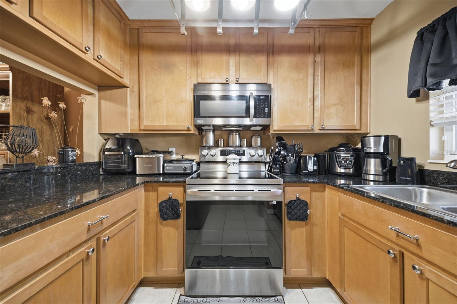192 COQUINA BAY DR, ST PETERSBURG, FL — photo 8