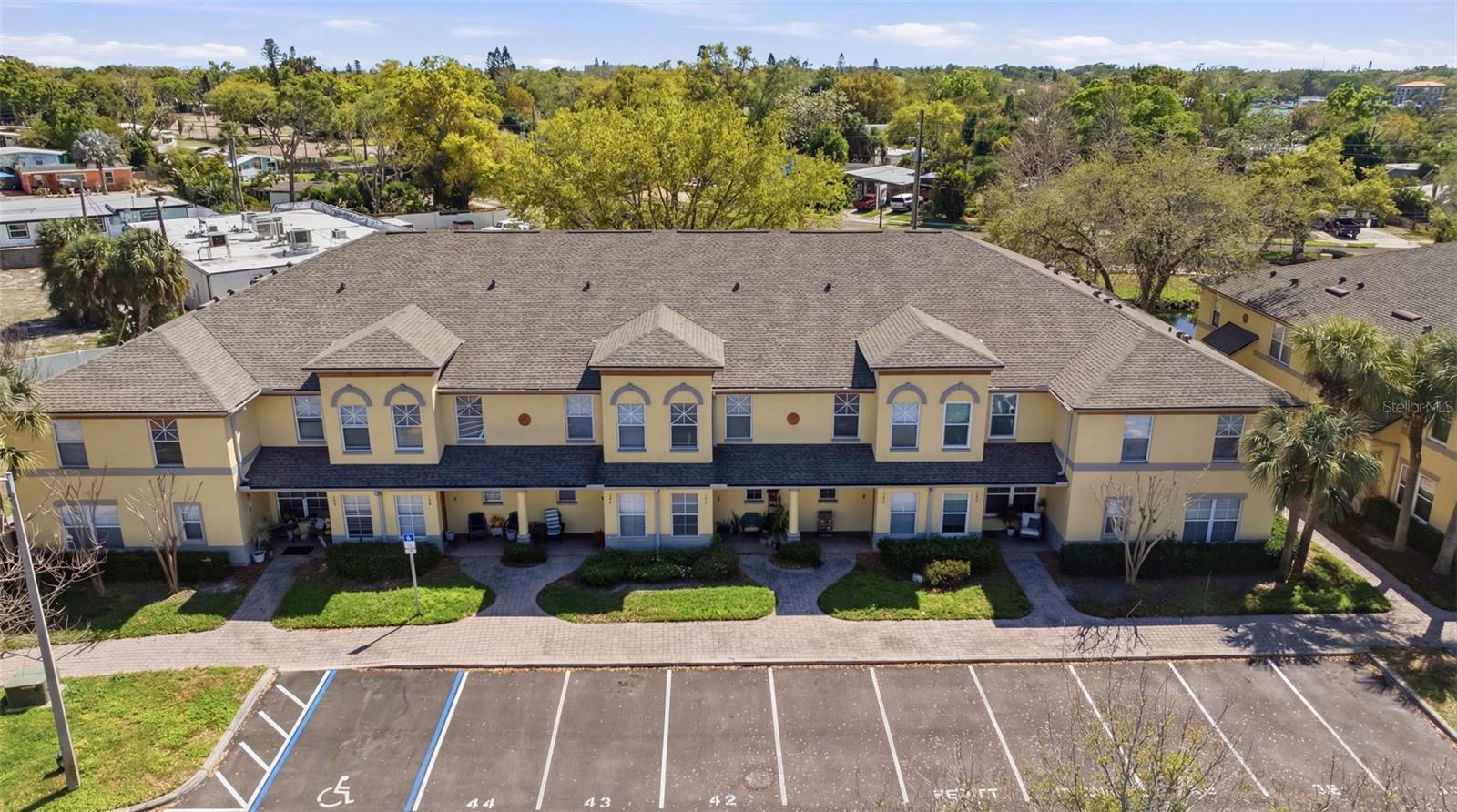 192 COQUINA BAY DR, ST PETERSBURG, FL — photo 36